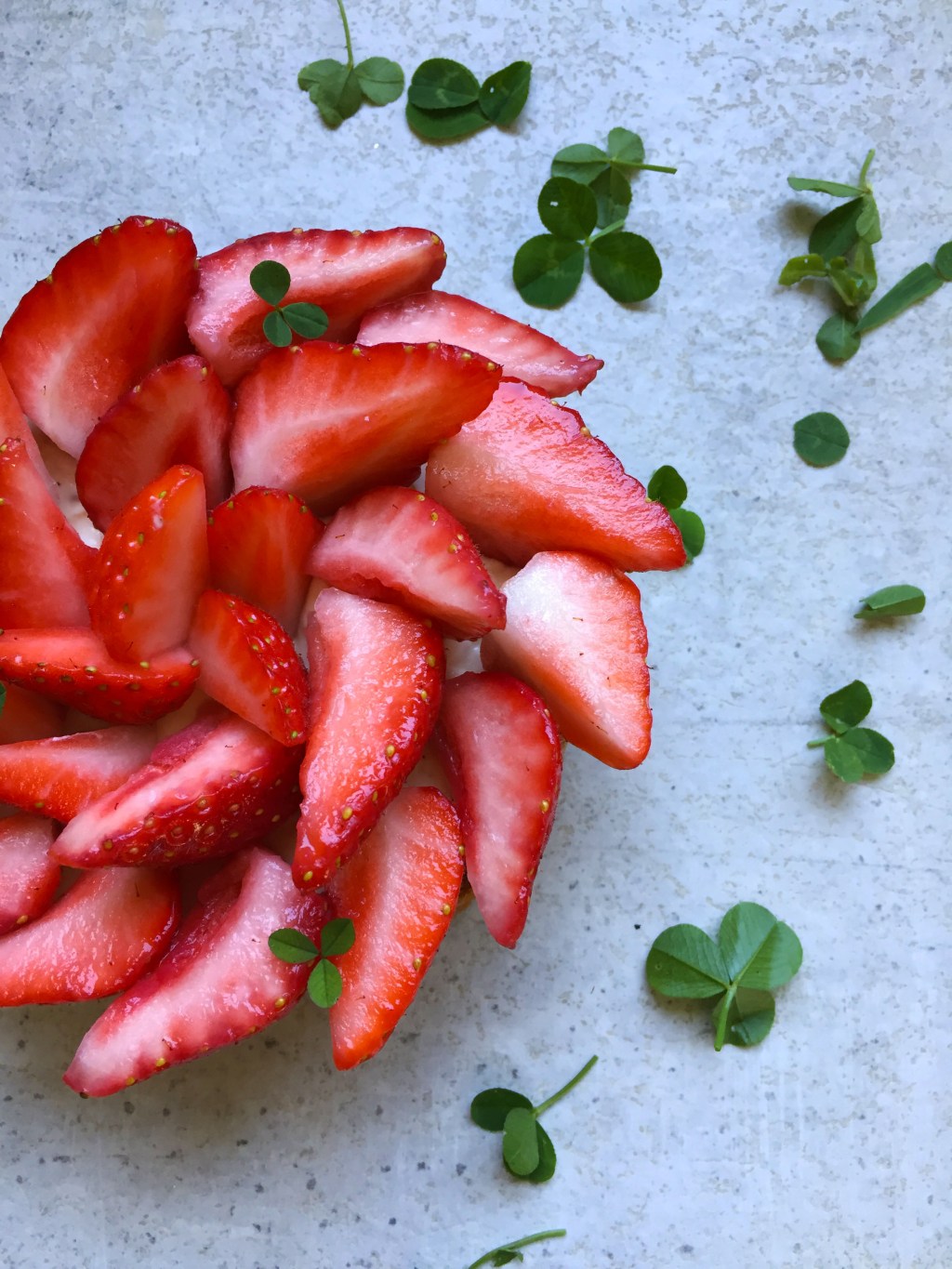 Tartelettes rhubarbe, fraises et&nbsp;vanille