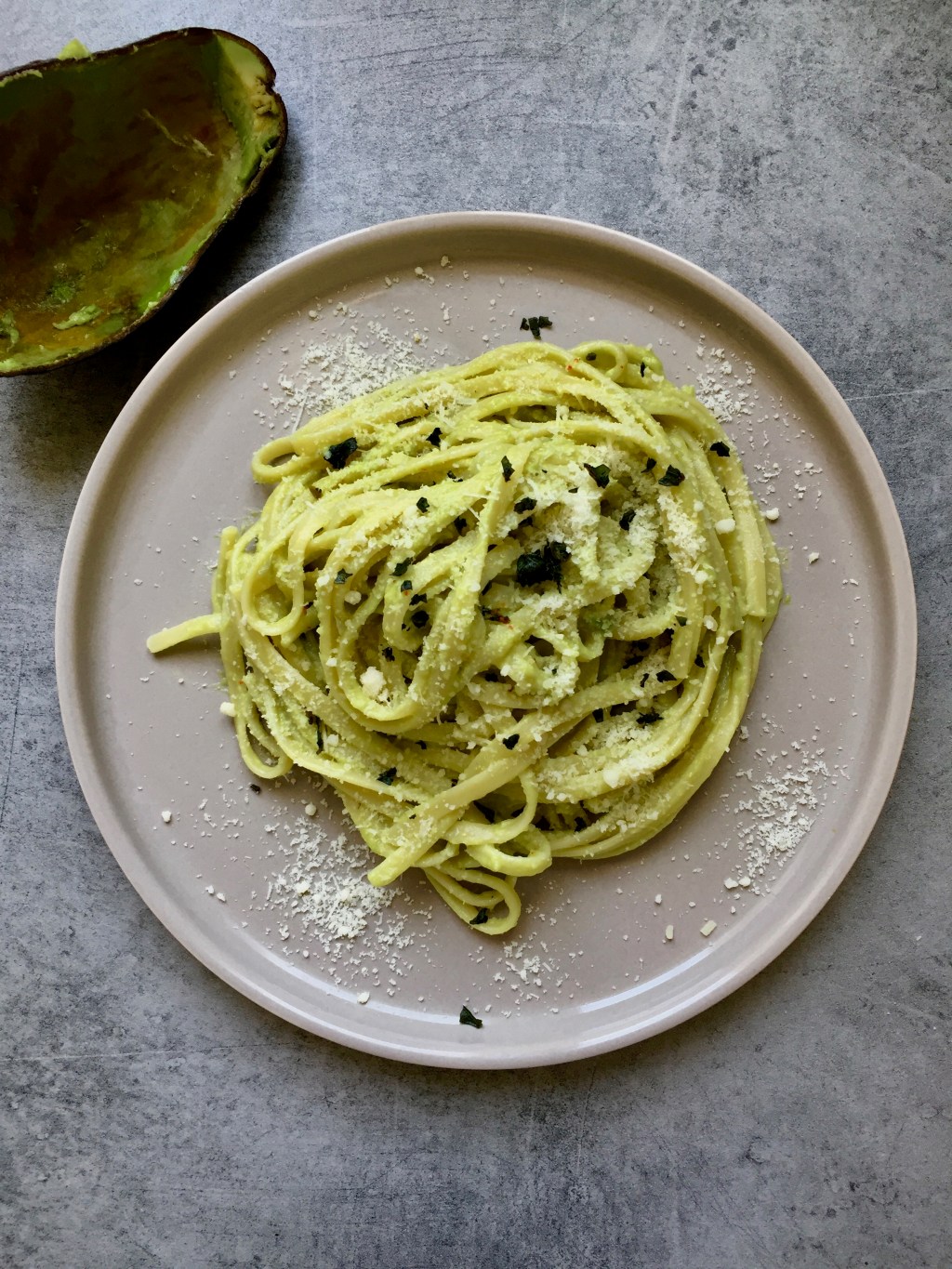 Pâtes à la crème&nbsp;d&rsquo;avocat