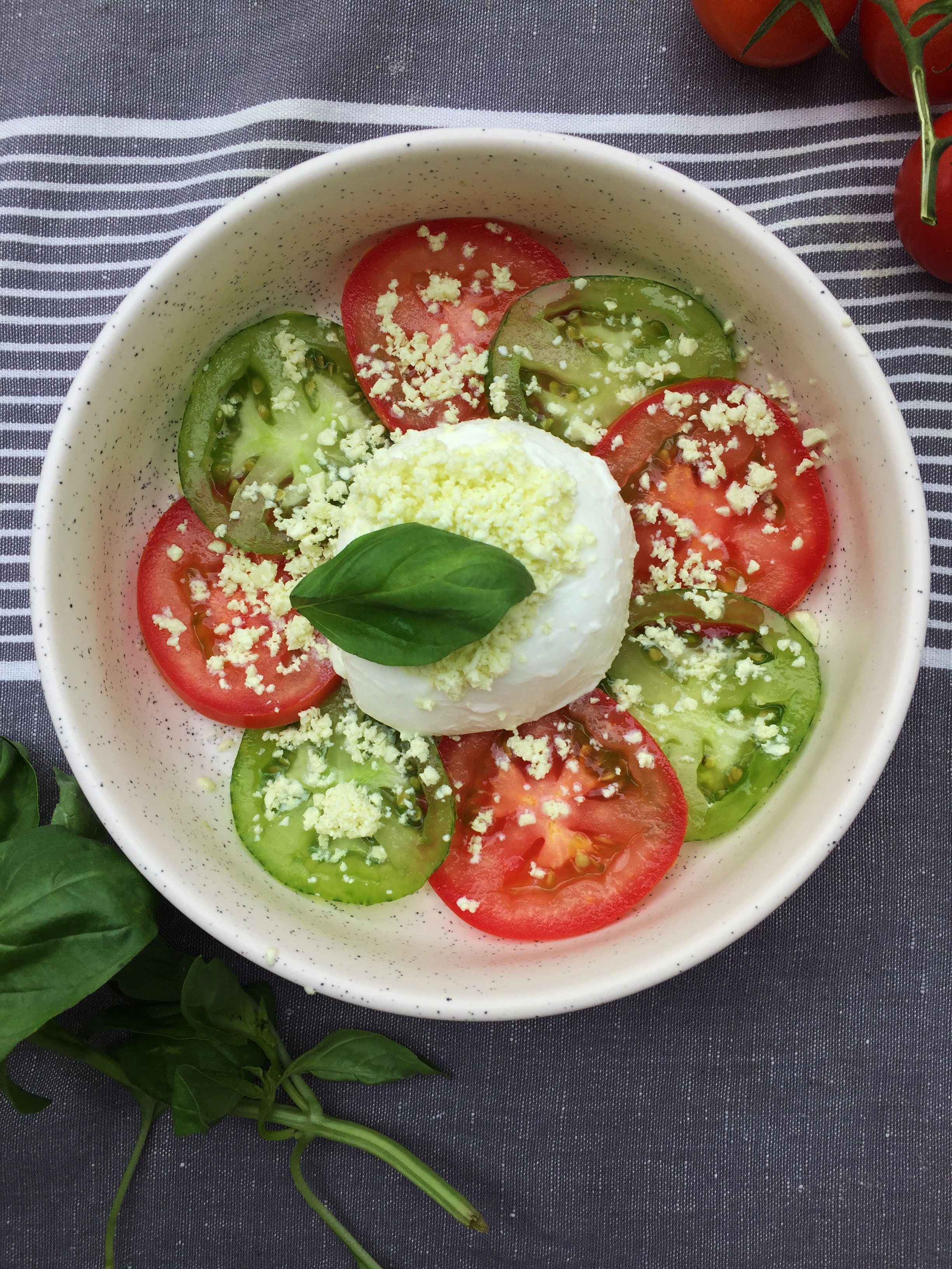 tomate_mozza_granite_basilic_1