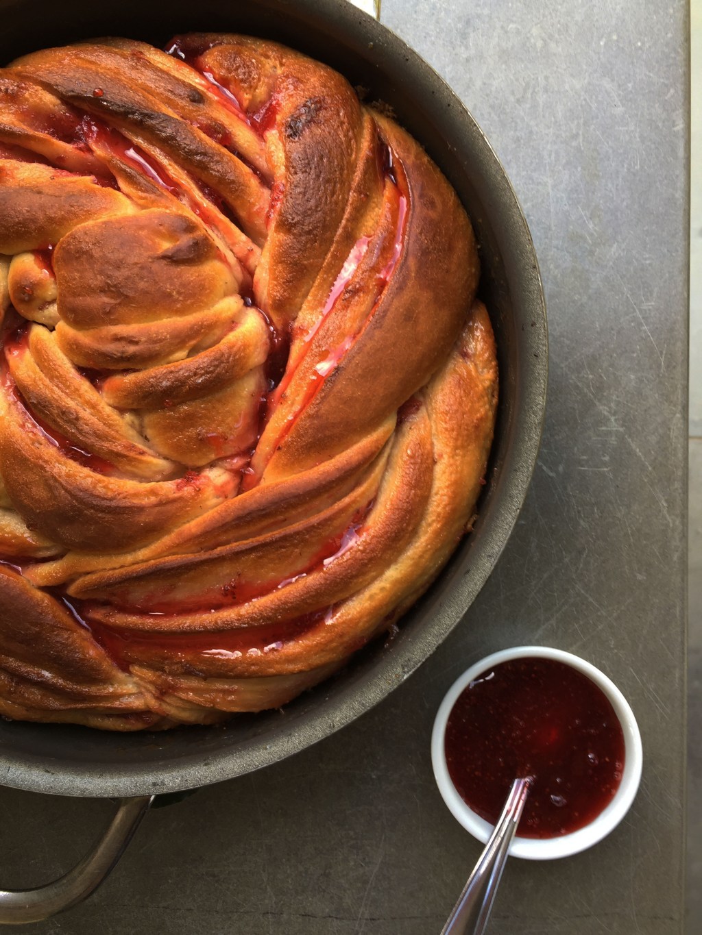 Babka à la confiture de&nbsp;fraises