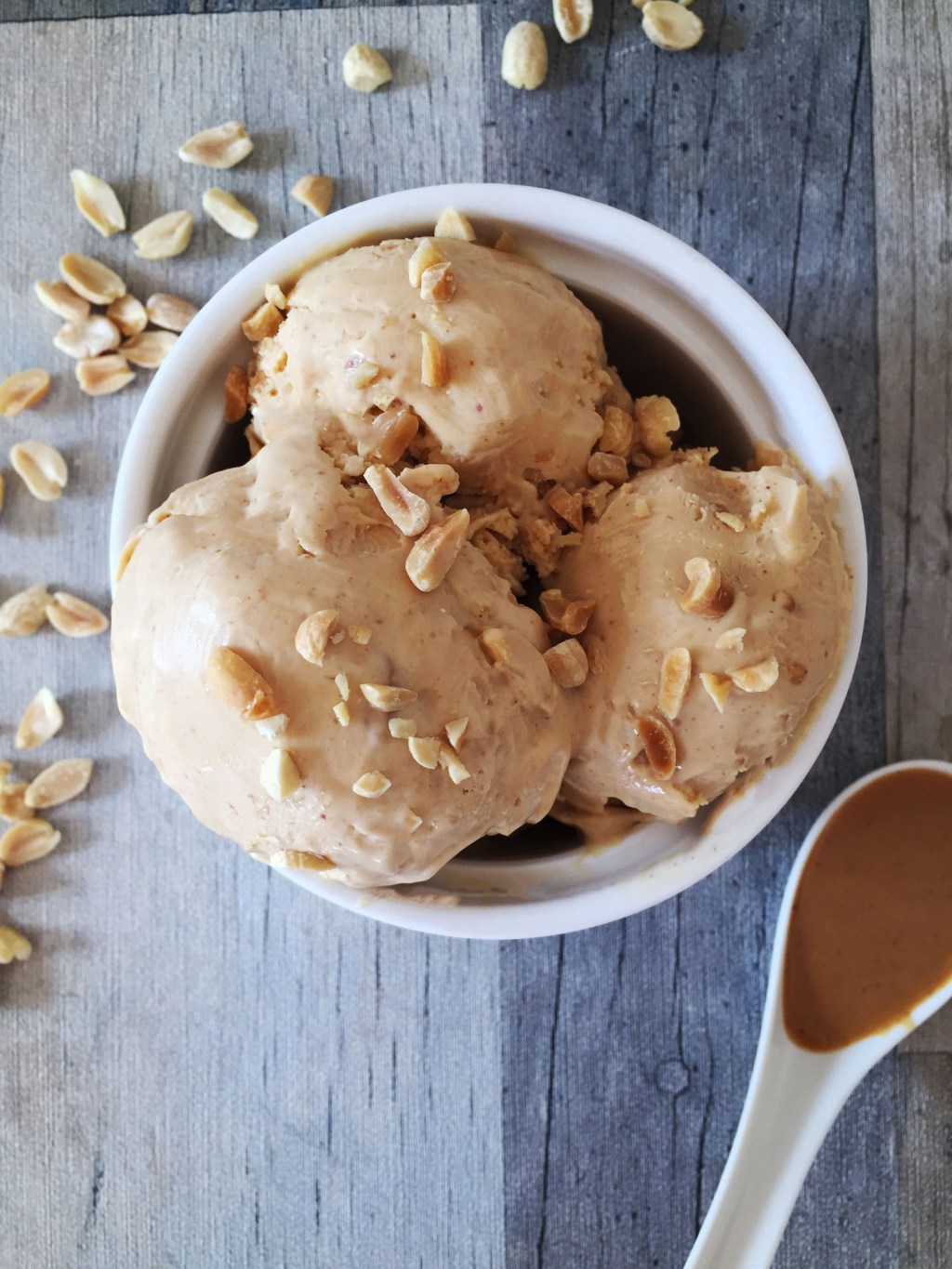 Glace au beurre de cacahuète (avec&nbsp;sorbetière)