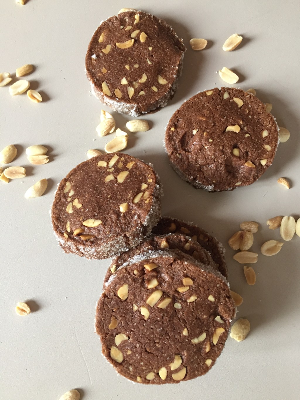 Sablés diamants cacao, tonka et&nbsp;cacahuètes