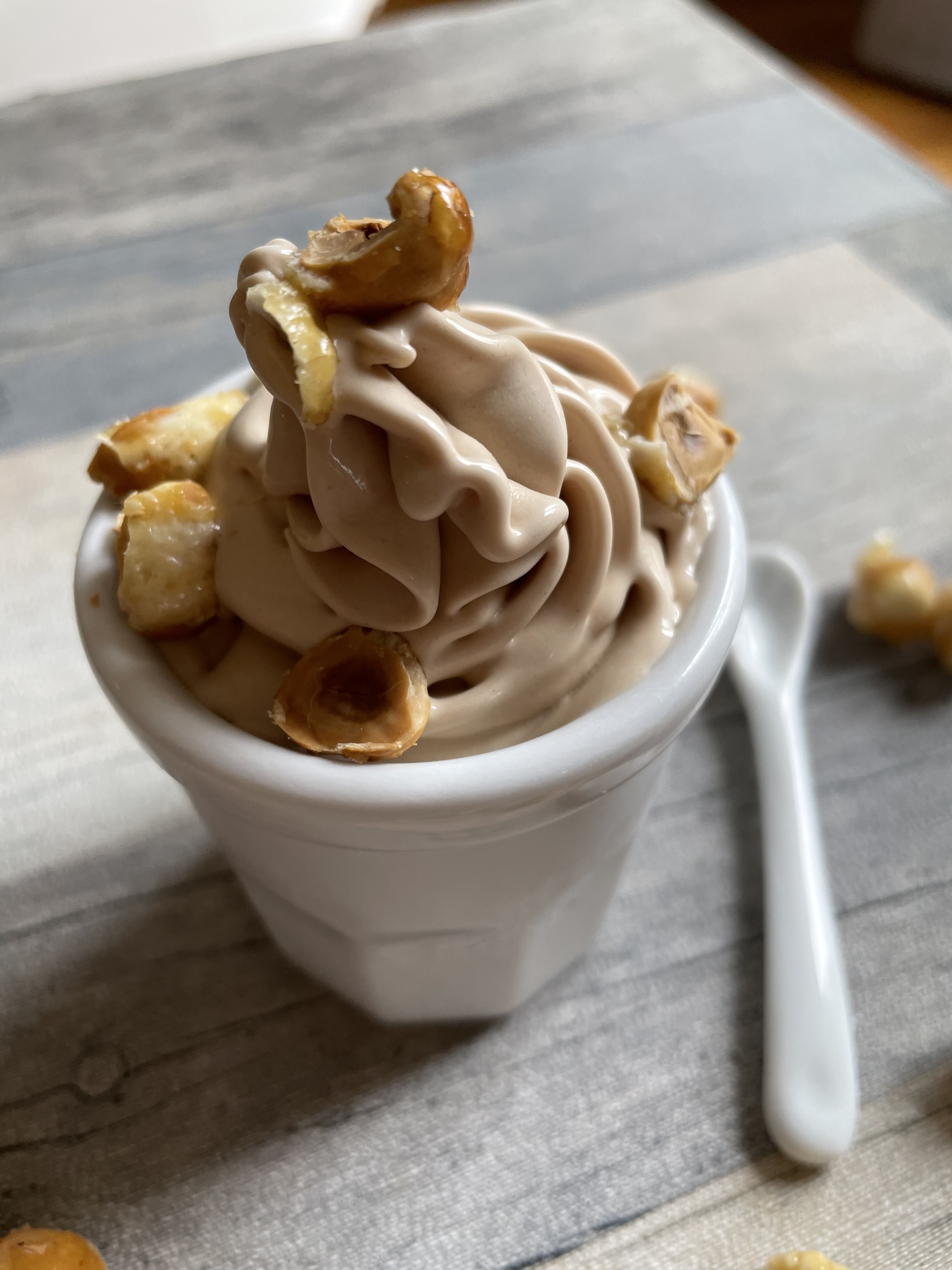 glace-au-gianduja-chocolat-au-lait-noisettes