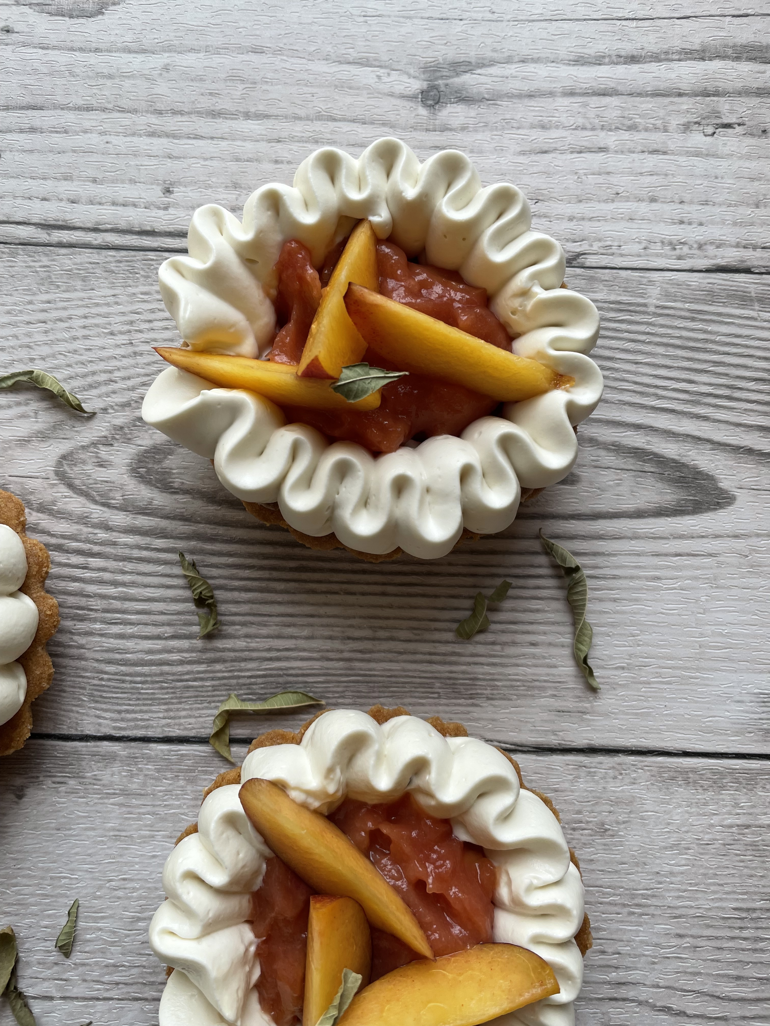 tartelette-verveine-et-pêches