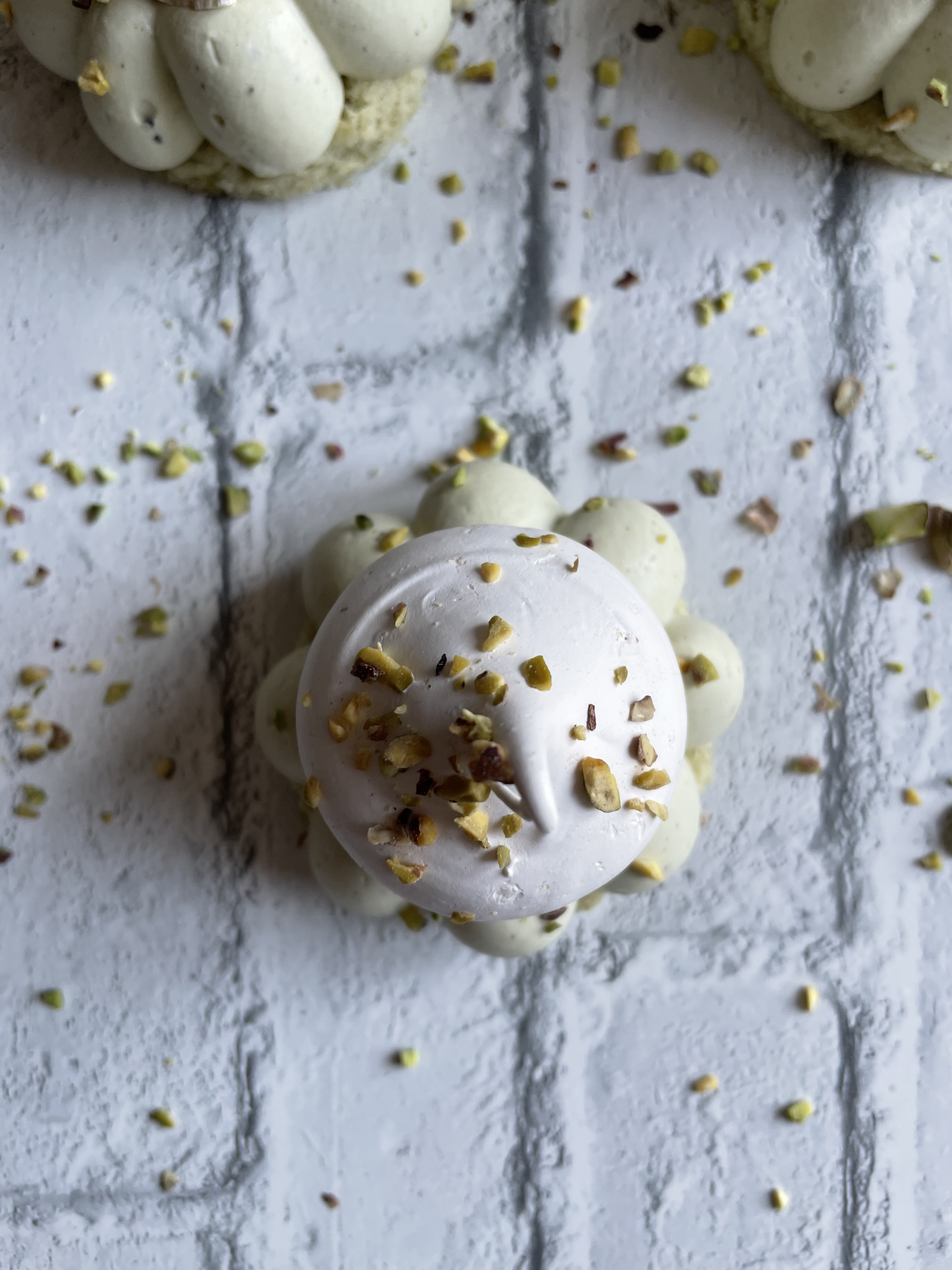 pavlova-pistaches-gianduja